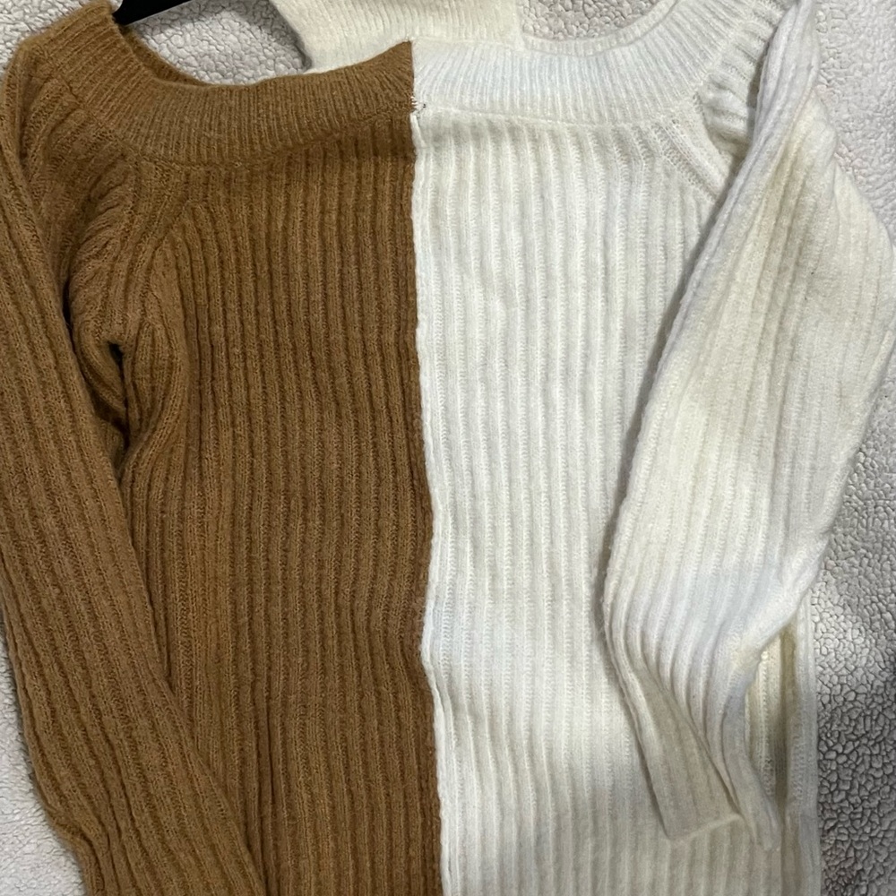 Two-Tone Ribbed Sweater - Brown and White